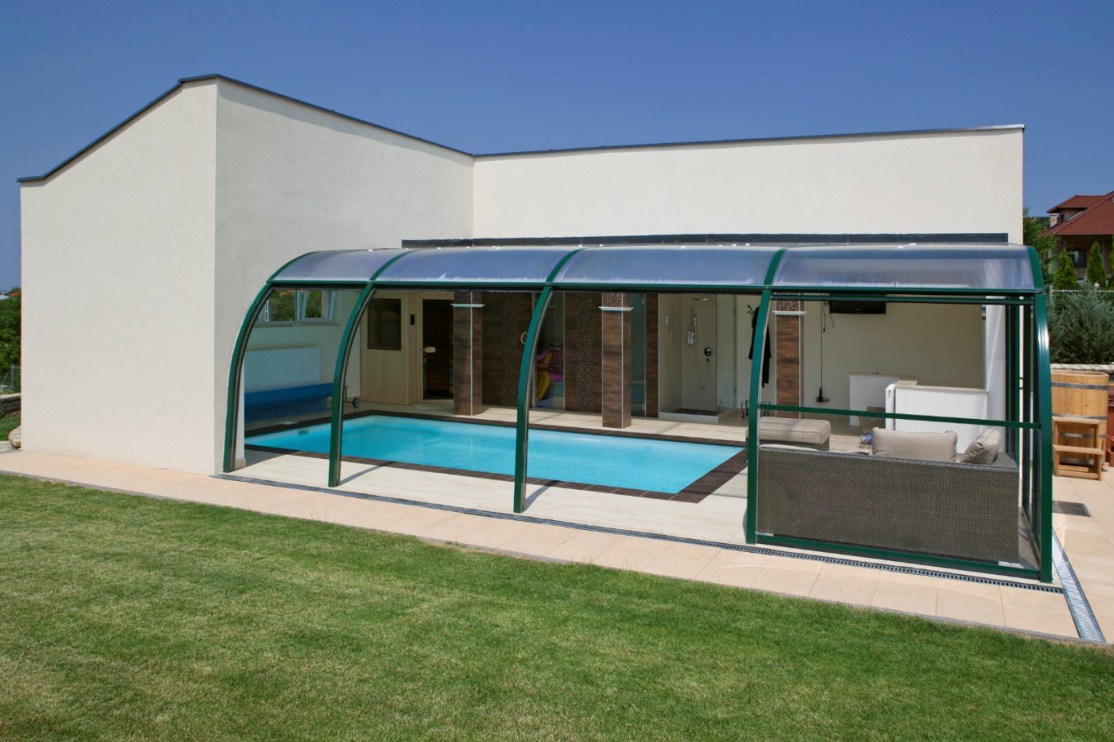 Galaxy-Fixed-End-On-Pool-Enclosure-04
