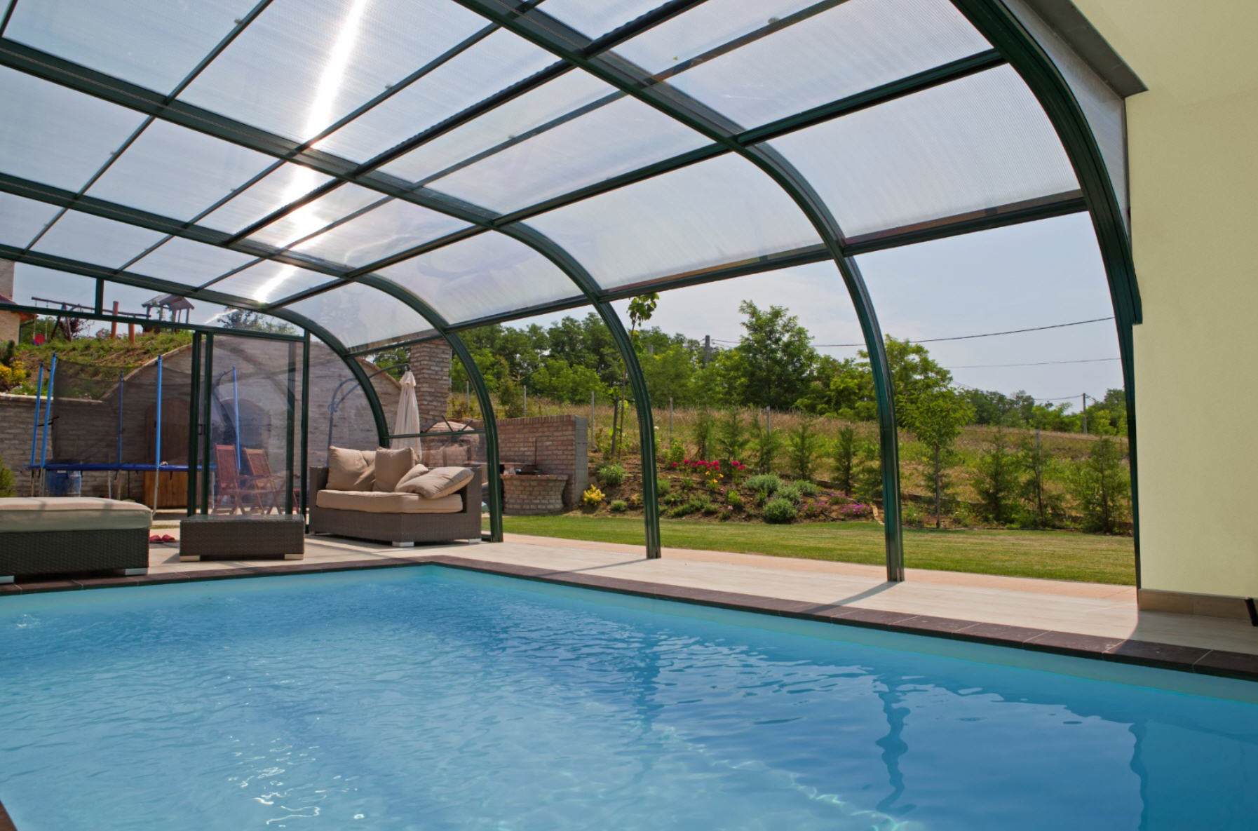 Galaxy-Fixed-End-On-Pool-Enclosure-05