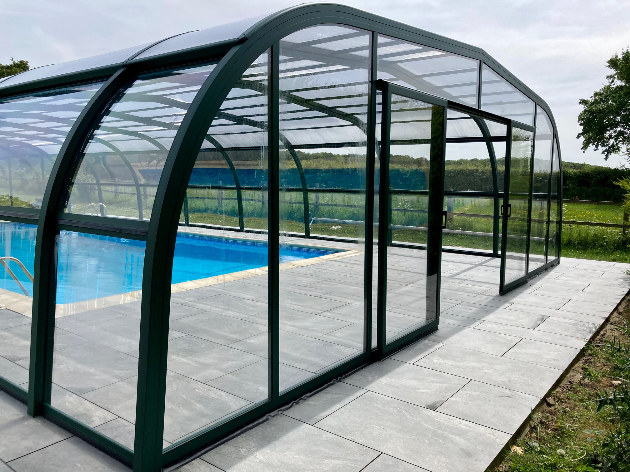 Galaxy-Fixed-Pool-Enclosure-Doube-Sliding-Doors-02