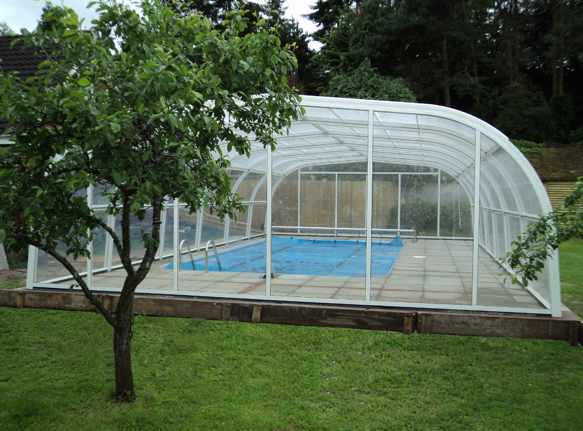 Galaxy-Freestanding-Pool-Enclosure-Design-White-2