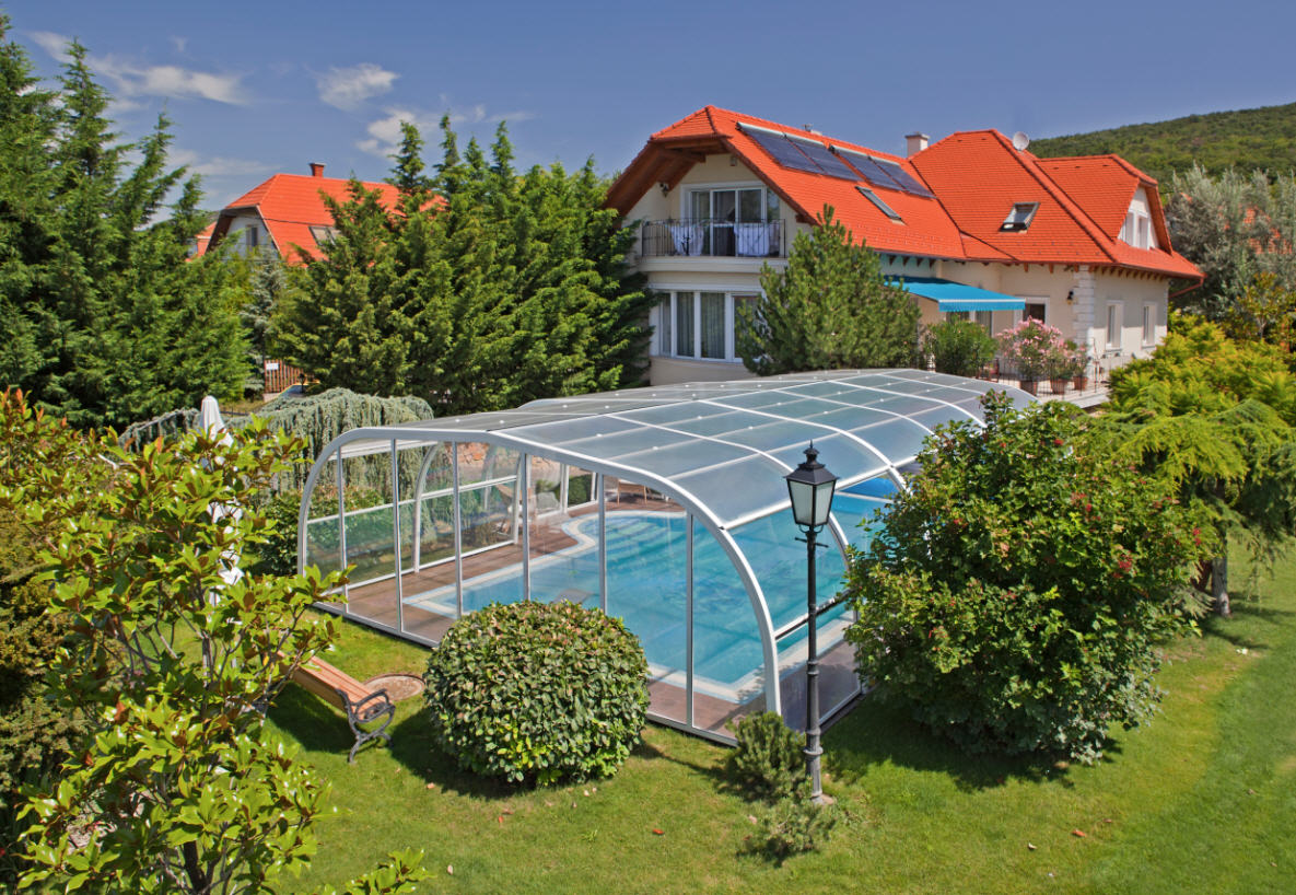 Galaxy-Freestanding-Pool-Enclosure-Design-White