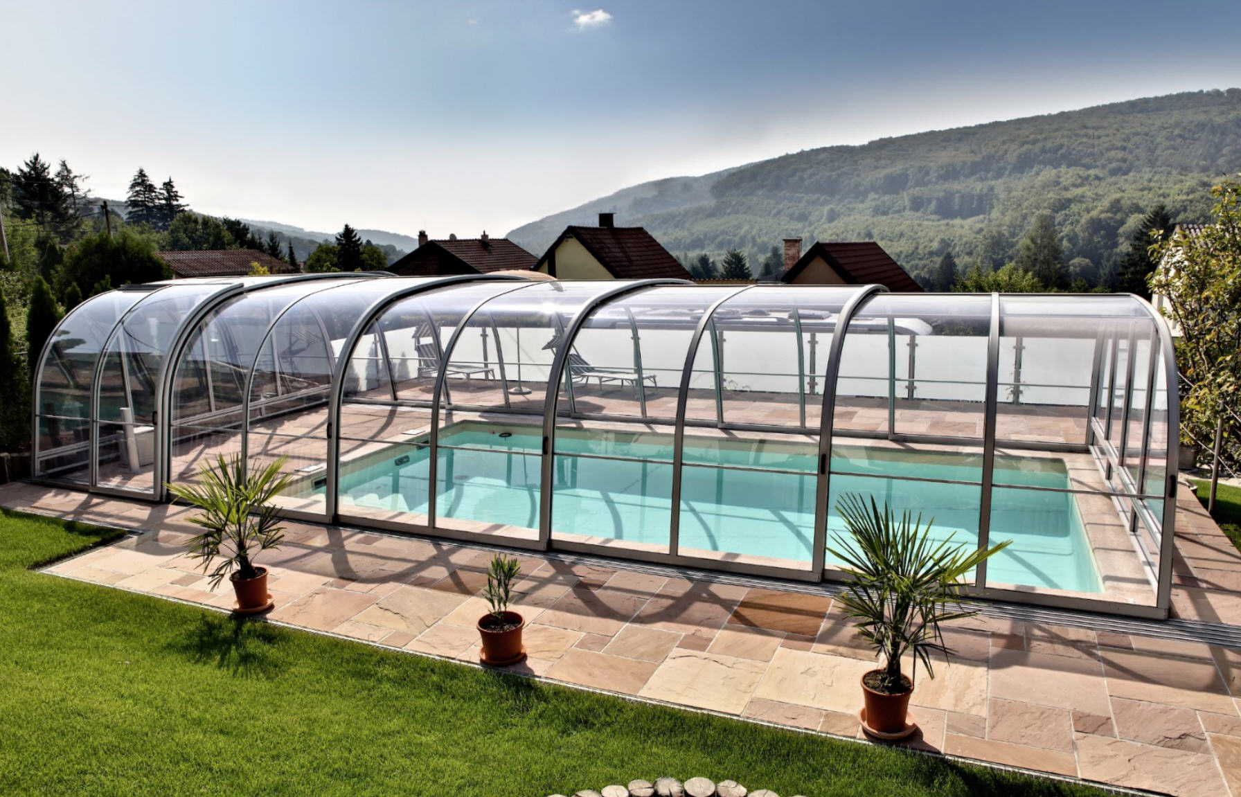 Galaxy-High-Telescopic-Pool-Enclosure-07