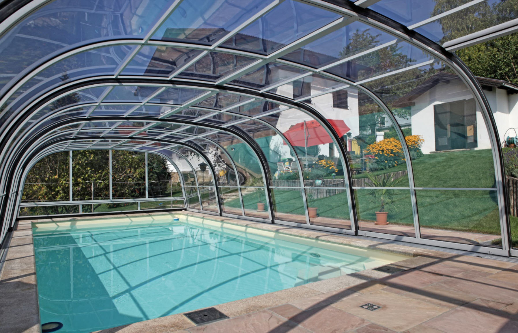 Galaxy-High-Telescopic-Pool-Enclosure-08