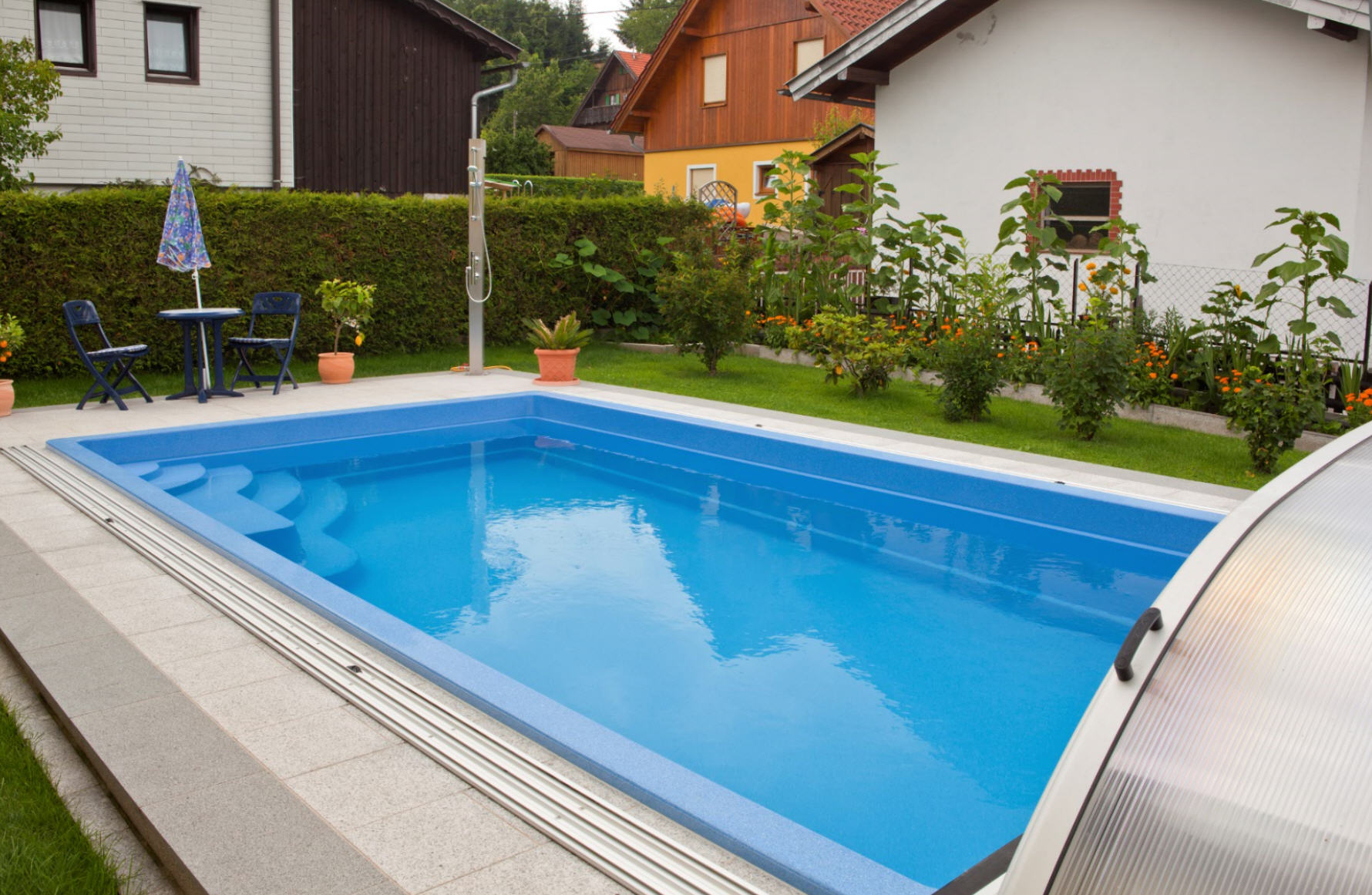 Galaxy-Low-Telescopic-Pool-Enclosure-02