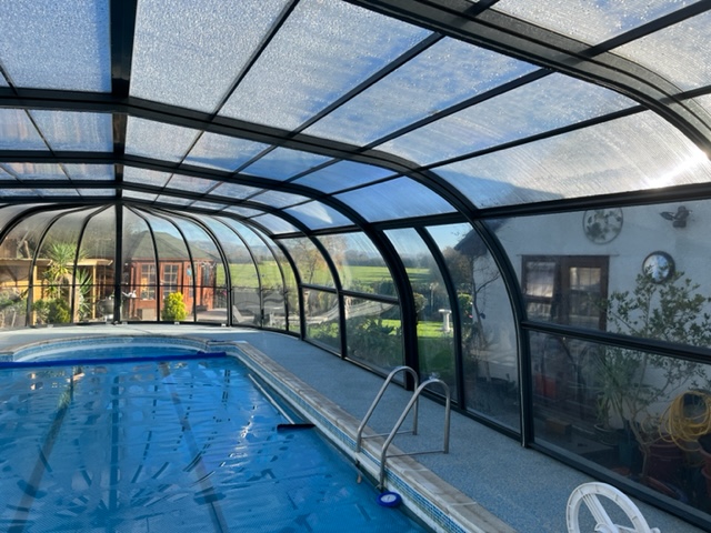 Galaxy-Swimming-Pool-Enclosure-IRIS-End-01