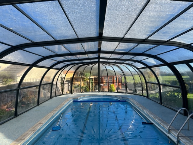 Galaxy-Swimming-Pool-Enclosure-IRIS-End-03
