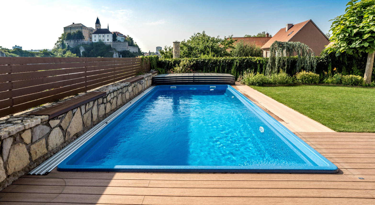 Low-Arched-Telescopic-Pool-Enclosure-Grey-by-Swimex-07
